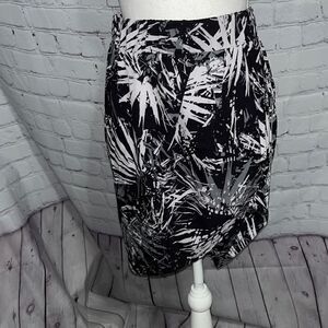 Fabletics - Clarissa Black White Palm Leaf - Pencil Skirt - XS